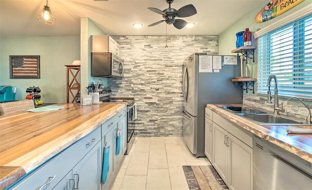 En Venta: $799,000 (2 camas, 2 baños, 1282 Pies cuadrados)