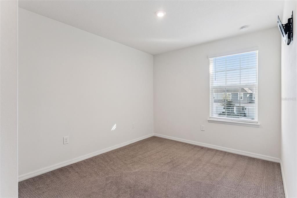 На продажу: $349,900 (3 спален, 2 ванн, 1359 Квадратных фут)