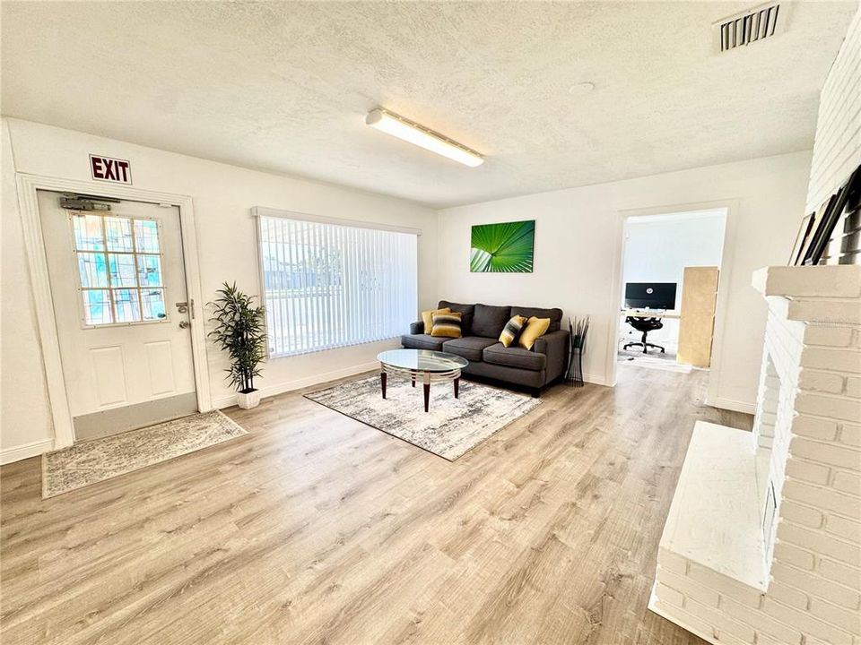 En Venta: $495,000 (0 camas, 0 baños, 1920 Pies cuadrados)