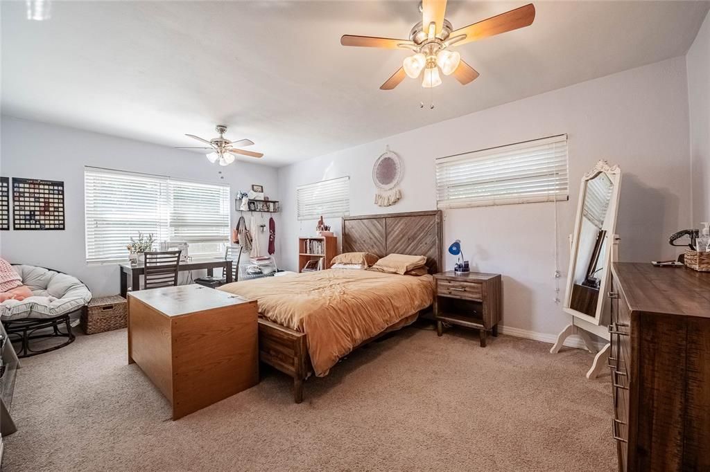 Active With Contract: $320,000 (4 beds, 2 baths, 2040 Square Feet)