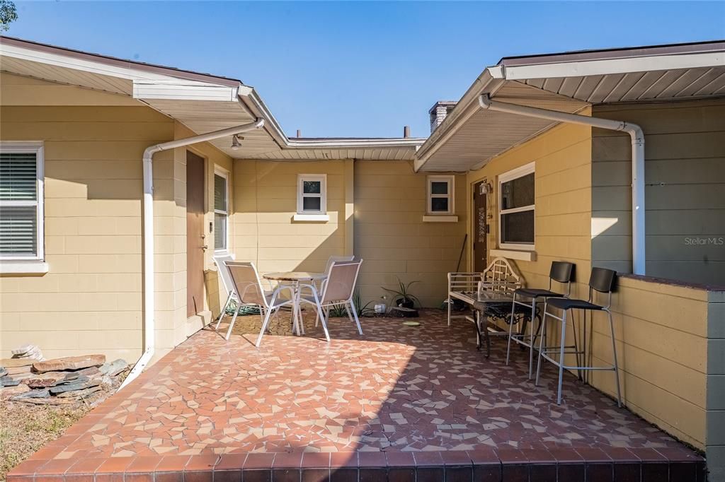 Active With Contract: $320,000 (4 beds, 2 baths, 2040 Square Feet)