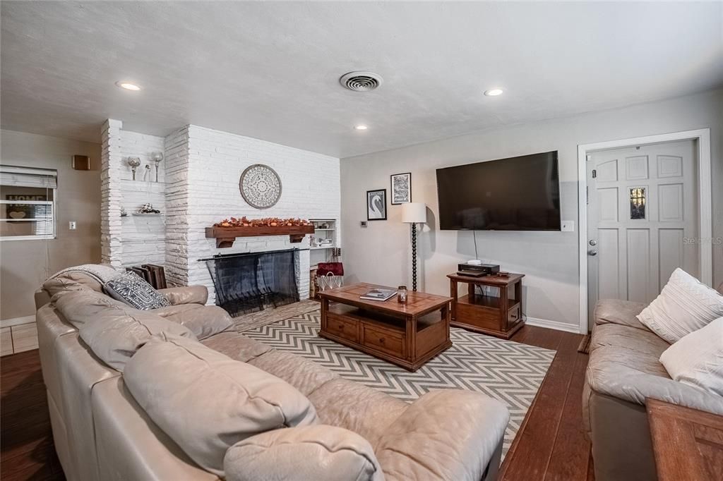 Active With Contract: $320,000 (4 beds, 2 baths, 2040 Square Feet)