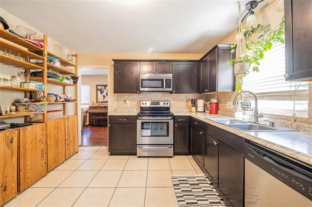 Active With Contract: $320,000 (4 beds, 2 baths, 2040 Square Feet)