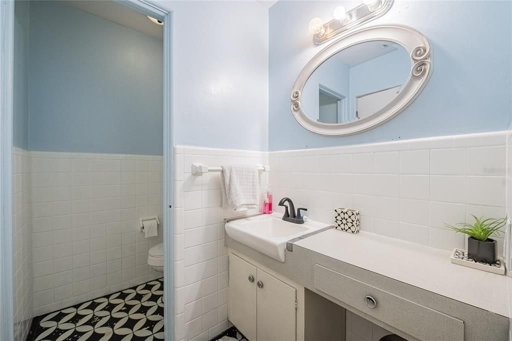 Active With Contract: $320,000 (4 beds, 2 baths, 2040 Square Feet)