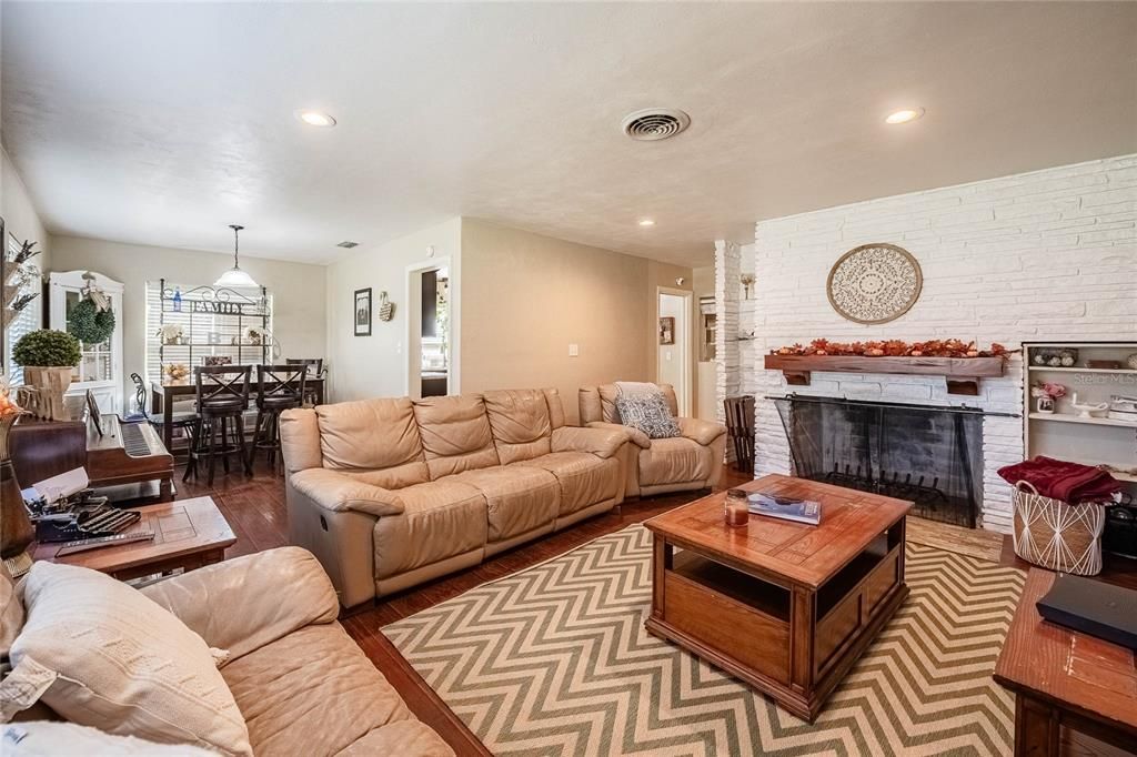 Active With Contract: $320,000 (4 beds, 2 baths, 2040 Square Feet)