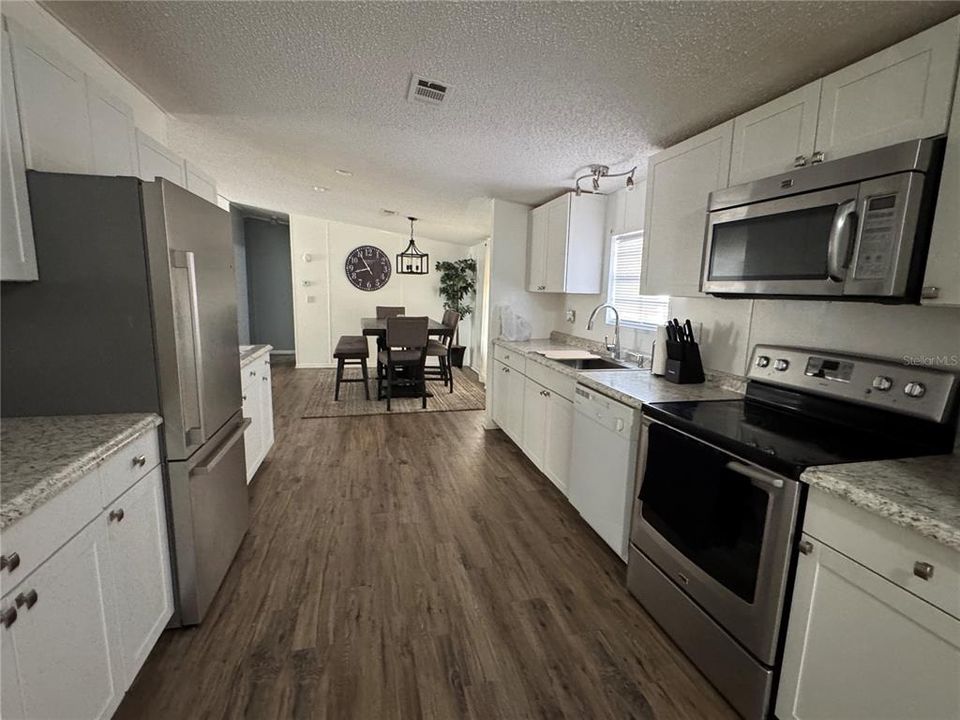 For Sale: $226,900 (3 beds, 2 baths, 1128 Square Feet)