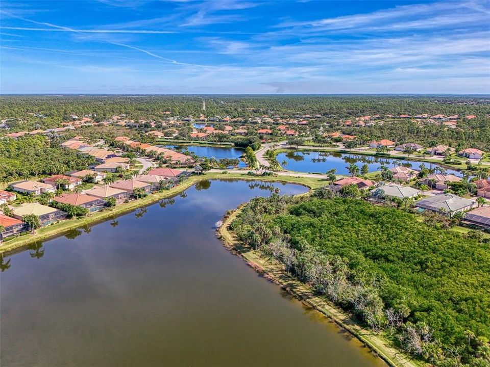 En Venta: $649,000 (4 camas, 3 baños, 2522 Pies cuadrados)