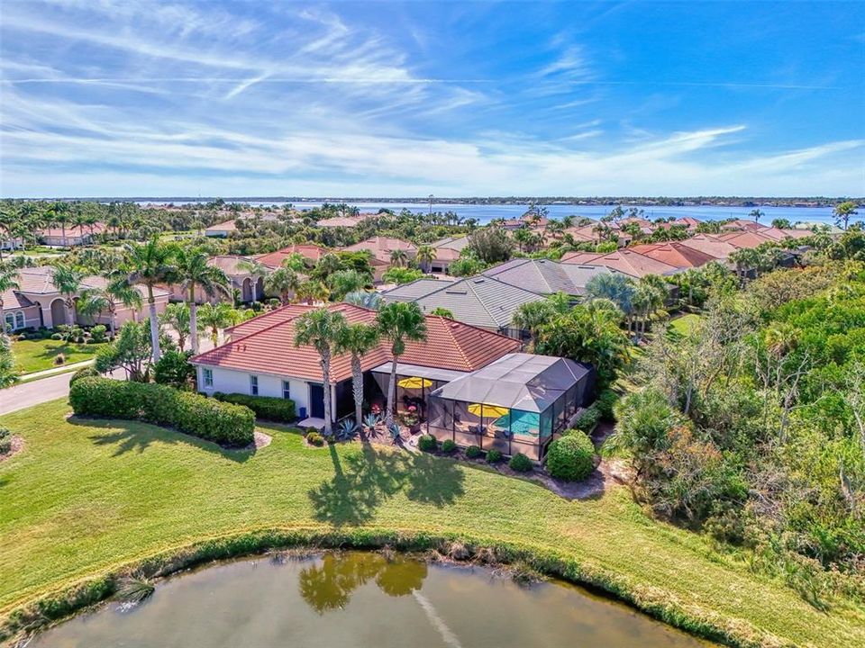 En Venta: $649,000 (4 camas, 3 baños, 2522 Pies cuadrados)