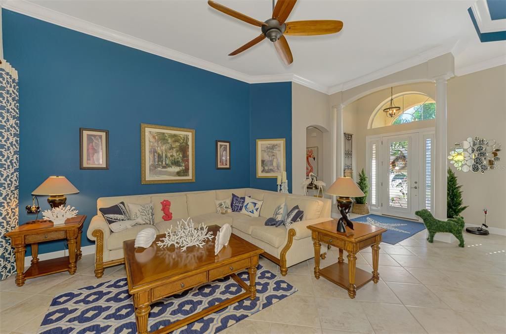 En Venta: $649,000 (4 camas, 3 baños, 2522 Pies cuadrados)