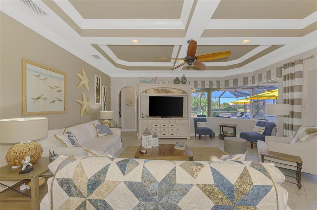 En Venta: $649,000 (4 camas, 3 baños, 2522 Pies cuadrados)