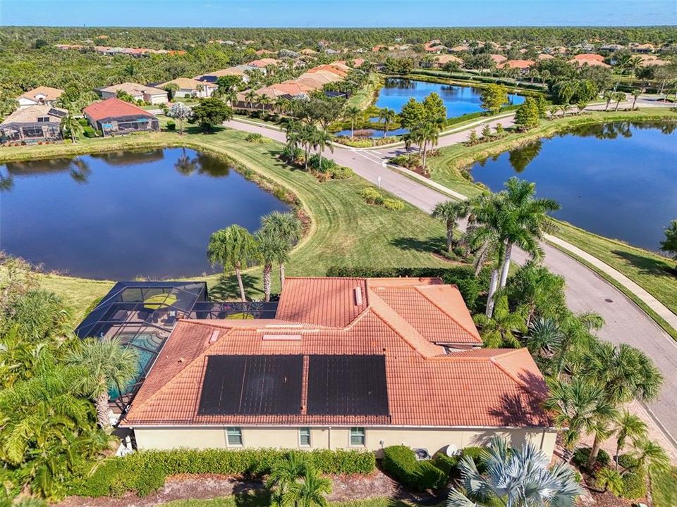 En Venta: $649,000 (4 camas, 3 baños, 2522 Pies cuadrados)