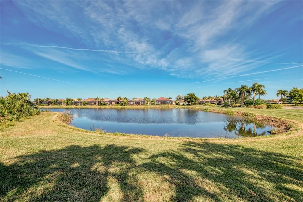 En Venta: $649,000 (4 camas, 3 baños, 2522 Pies cuadrados)