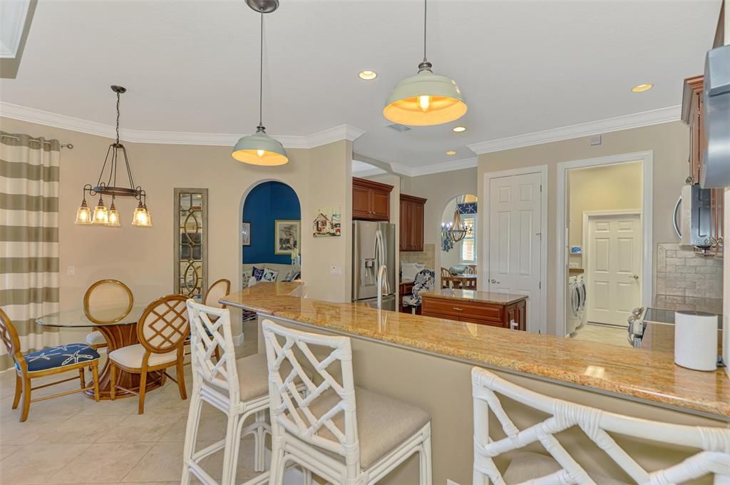 En Venta: $649,000 (4 camas, 3 baños, 2522 Pies cuadrados)