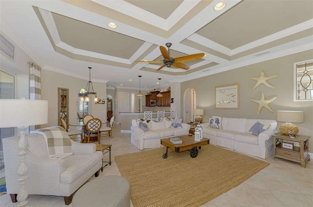 En Venta: $649,000 (4 camas, 3 baños, 2522 Pies cuadrados)