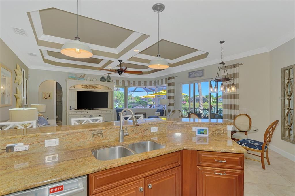 En Venta: $649,000 (4 camas, 3 baños, 2522 Pies cuadrados)