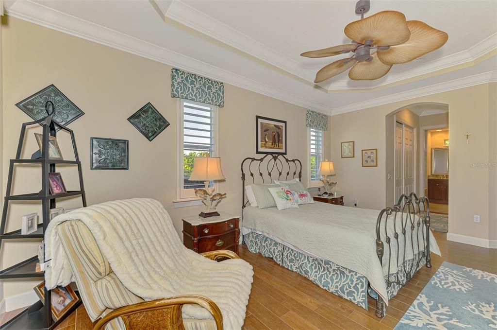 En Venta: $649,000 (4 camas, 3 baños, 2522 Pies cuadrados)