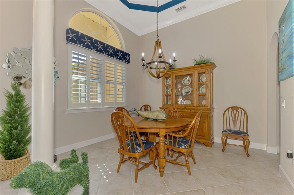 En Venta: $649,000 (4 camas, 3 baños, 2522 Pies cuadrados)