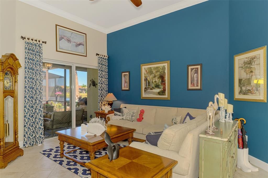 En Venta: $649,000 (4 camas, 3 baños, 2522 Pies cuadrados)