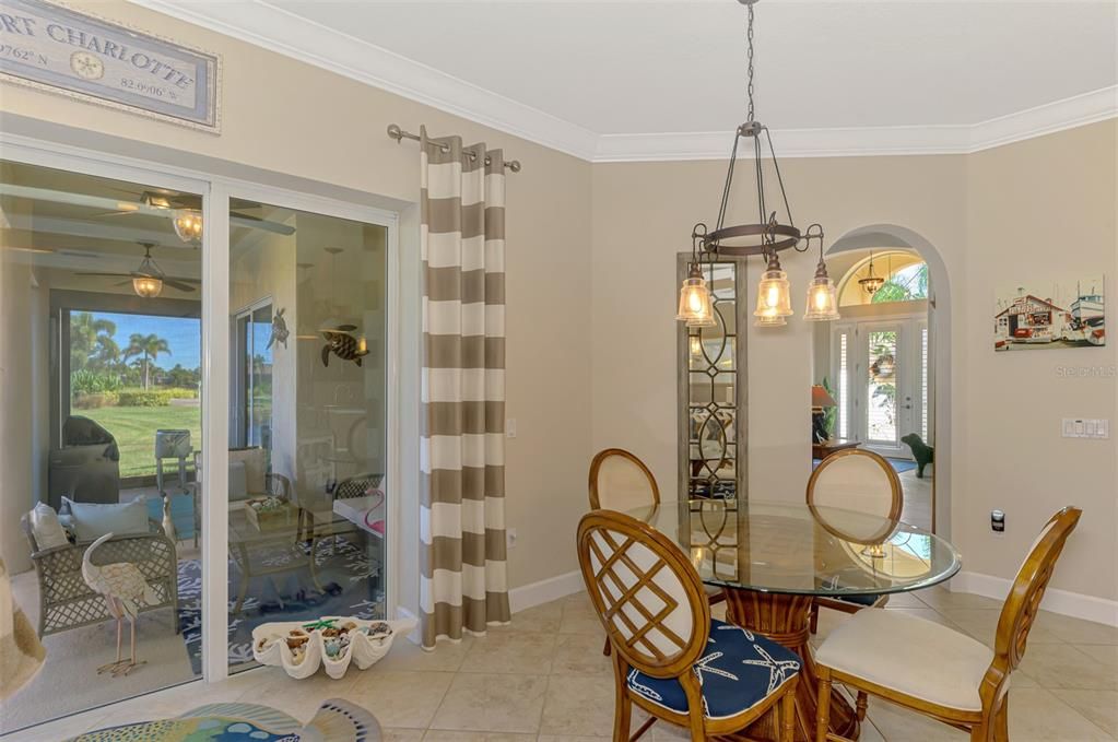 En Venta: $649,000 (4 camas, 3 baños, 2522 Pies cuadrados)