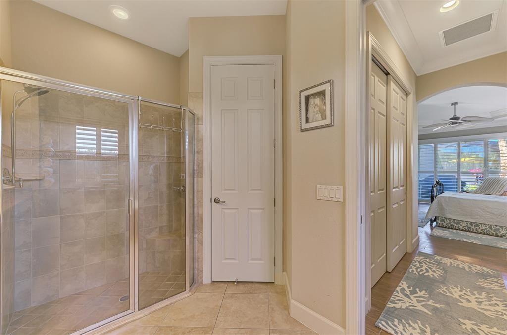 En Venta: $649,000 (4 camas, 3 baños, 2522 Pies cuadrados)