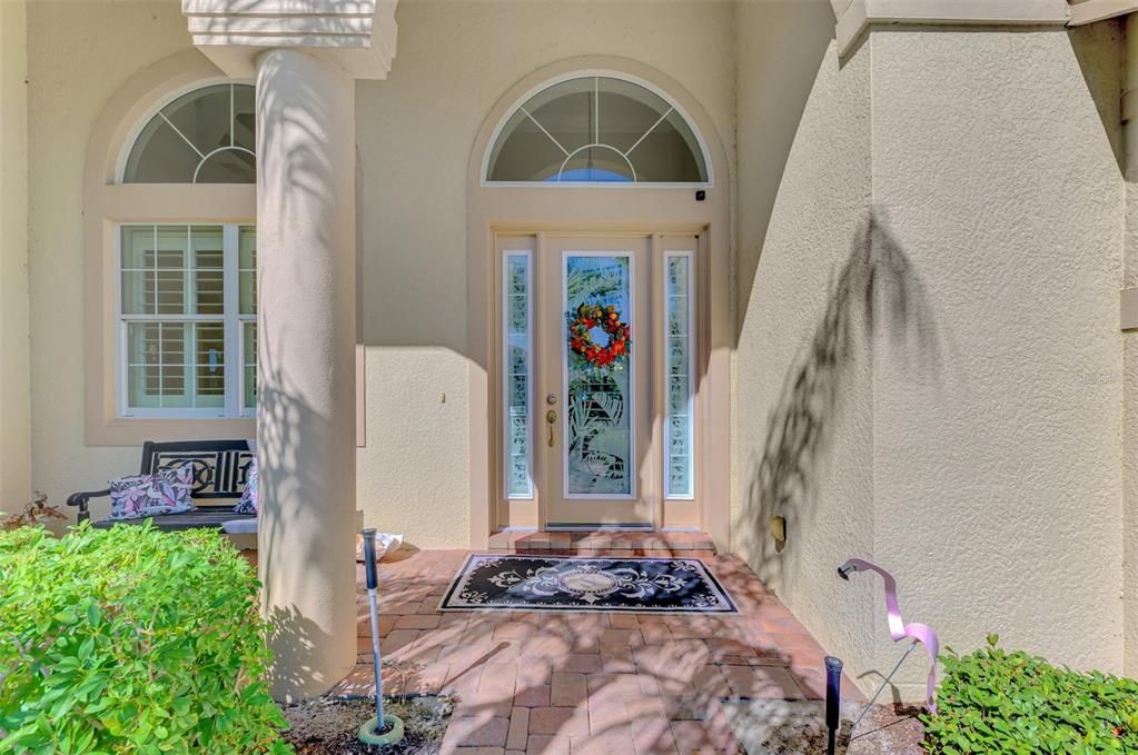 En Venta: $649,000 (4 camas, 3 baños, 2522 Pies cuadrados)