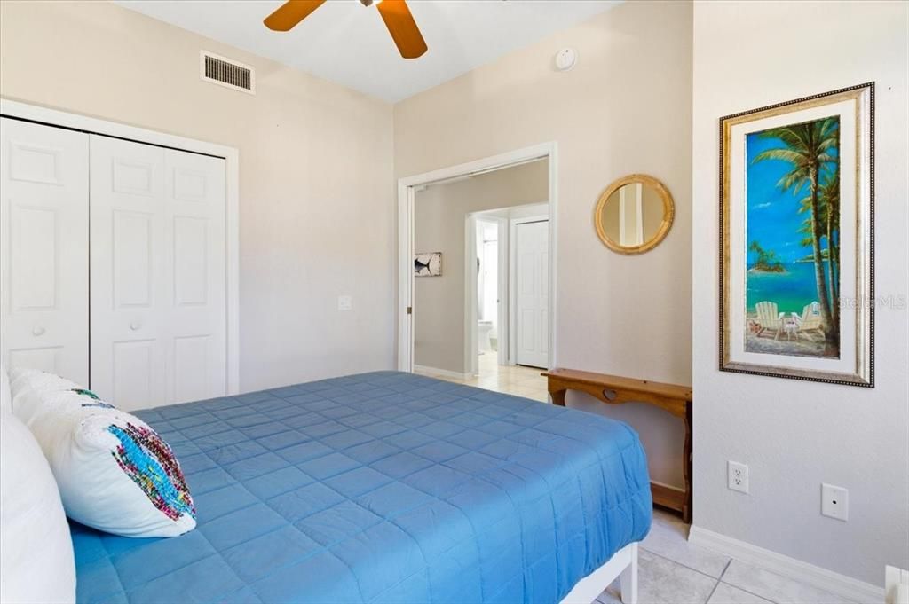 待售: $399,999 (3 贝兹, 2 浴室, 1596 平方英尺)