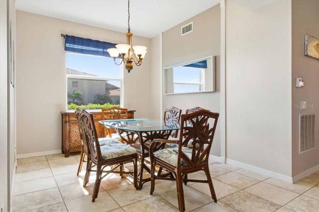 待售: $399,999 (3 贝兹, 2 浴室, 1596 平方英尺)