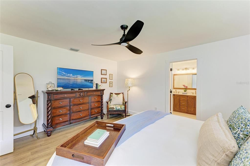 На продажу: $789,000 (3 спален, 2 ванн, 1400 Квадратных фут)