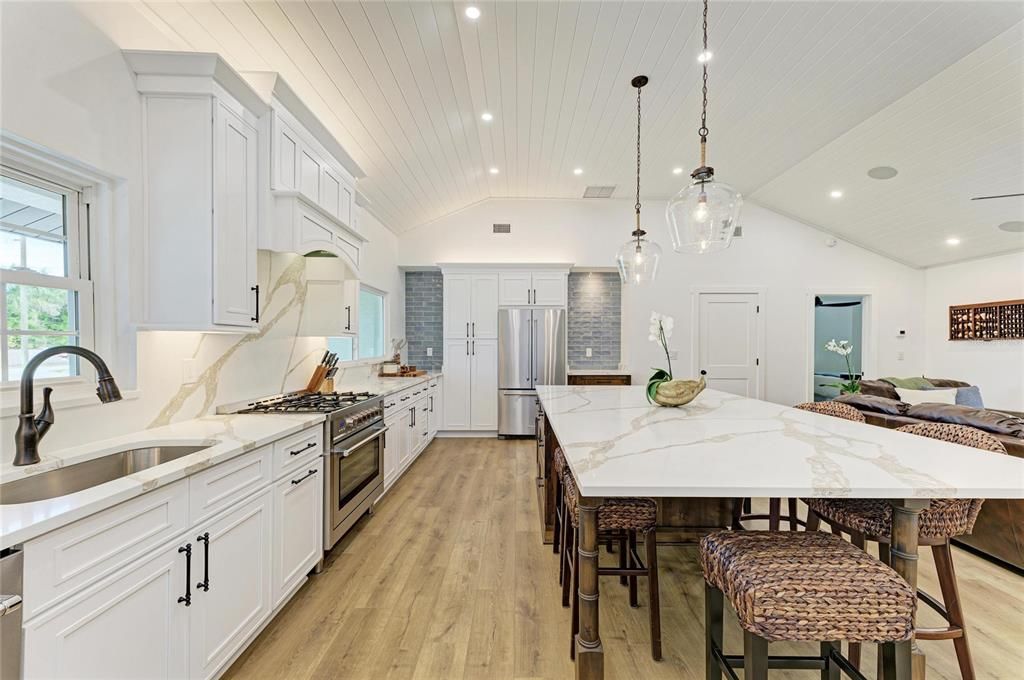 На продажу: $789,000 (3 спален, 2 ванн, 1400 Квадратных фут)