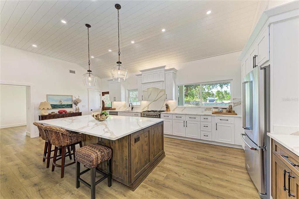 На продажу: $789,000 (3 спален, 2 ванн, 1400 Квадратных фут)