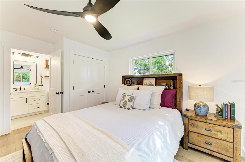 На продажу: $789,000 (3 спален, 2 ванн, 1400 Квадратных фут)