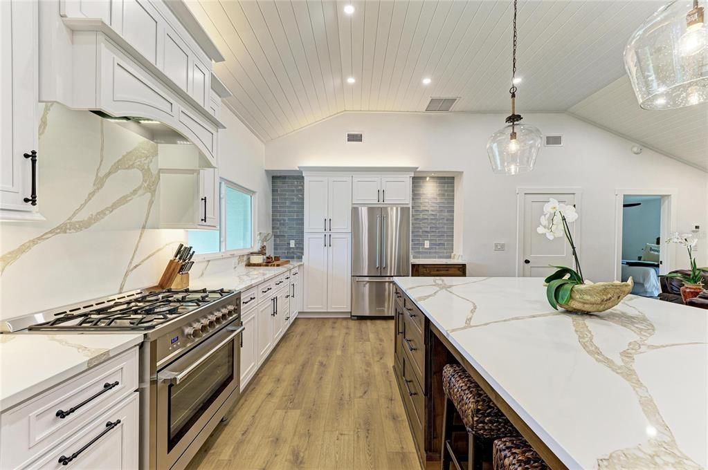 На продажу: $789,000 (3 спален, 2 ванн, 1400 Квадратных фут)