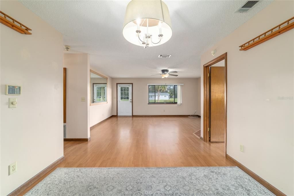 En Renta: $1,350 (2 camas, 2 baños, 1144 Pies cuadrados)