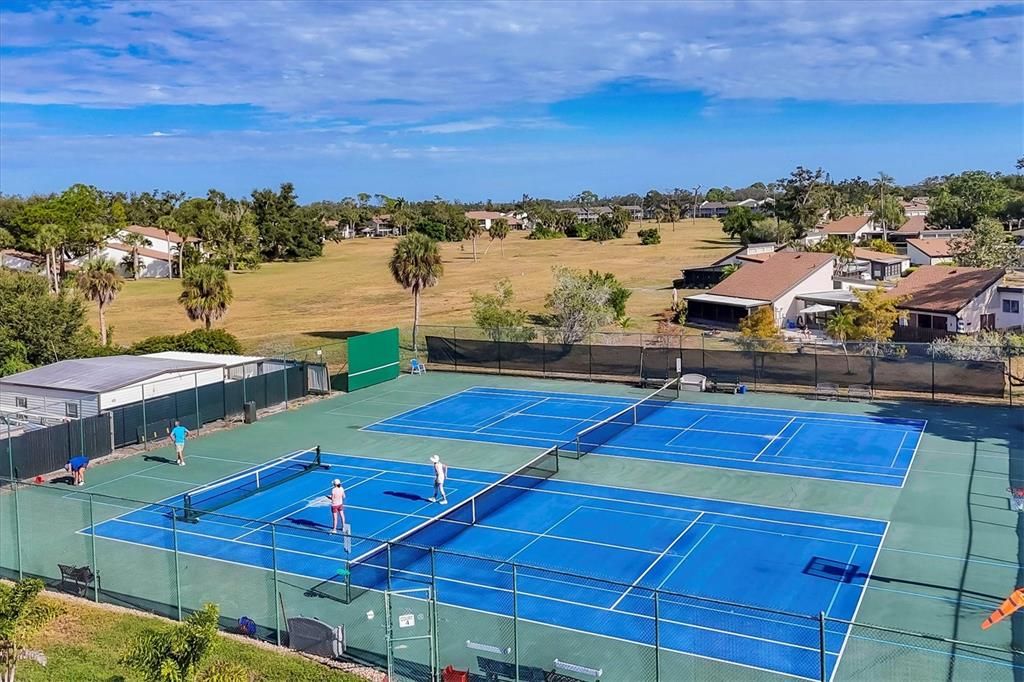 En Venta: $289,000 (2 camas, 2 baños, 1228 Pies cuadrados)