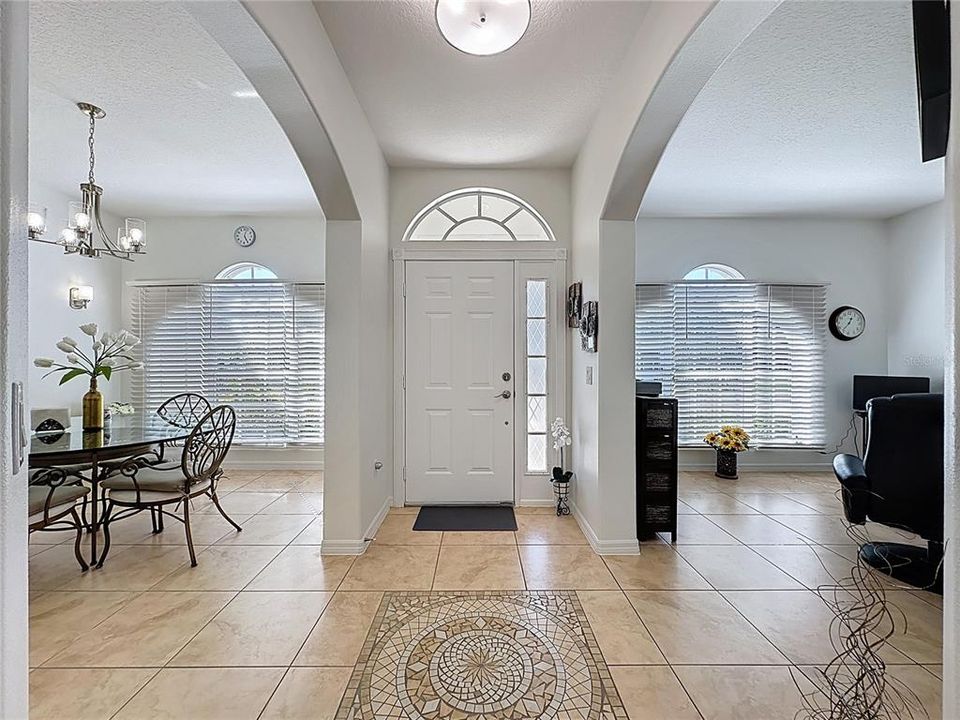 На продажу: $379,000 (3 спален, 2 ванн, 2105 Квадратных фут)