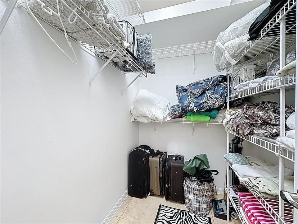 На продажу: $379,000 (3 спален, 2 ванн, 2105 Квадратных фут)