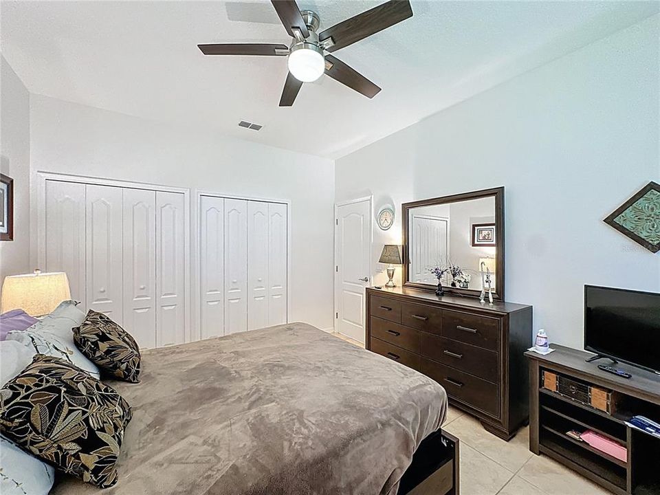 На продажу: $379,000 (3 спален, 2 ванн, 2105 Квадратных фут)