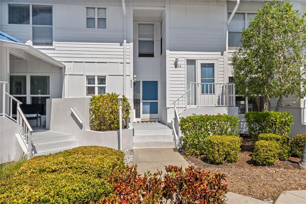 For Sale: $315,000 (2 beds, 2 baths, 1096 Square Feet)