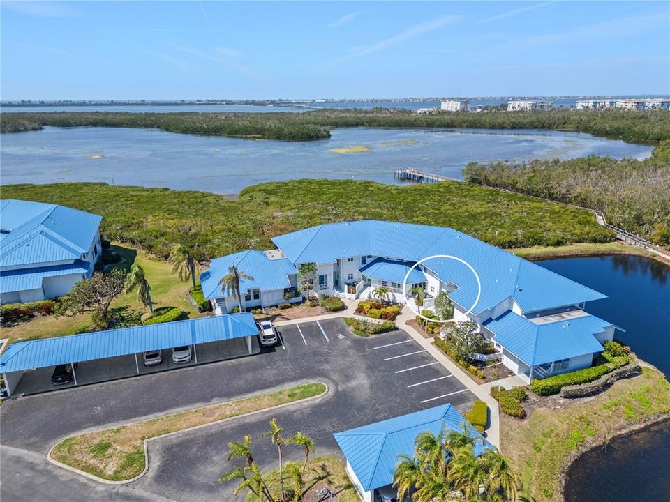 For Sale: $315,000 (2 beds, 2 baths, 1096 Square Feet)