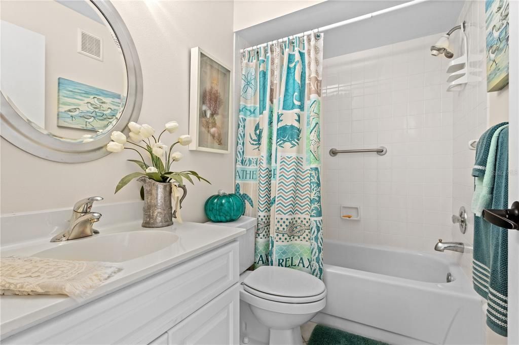 For Sale: $315,000 (2 beds, 2 baths, 1096 Square Feet)