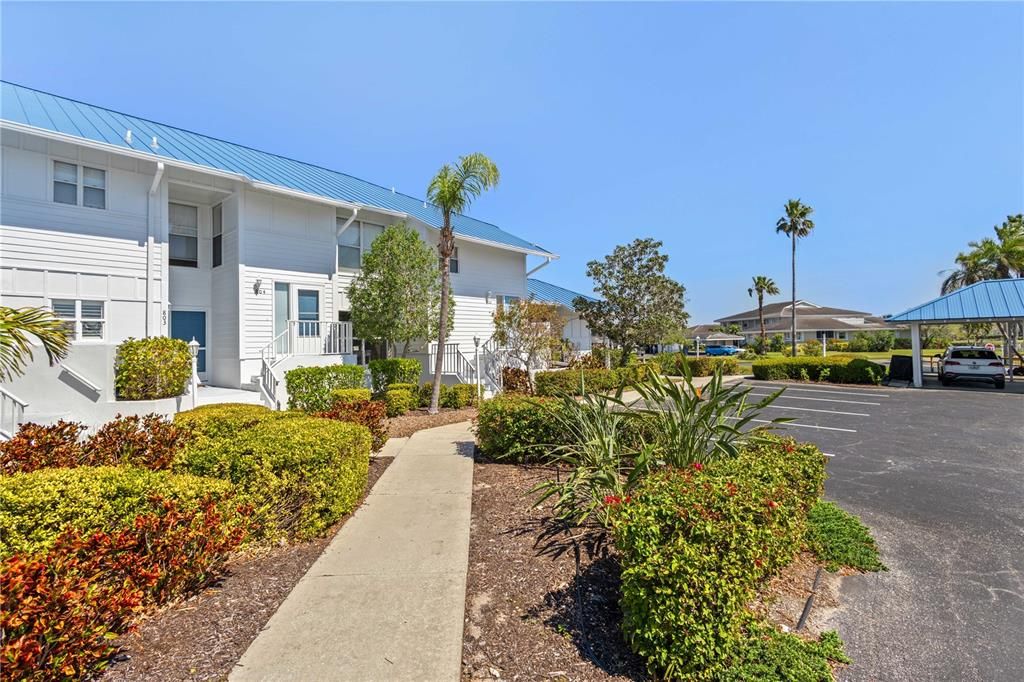 For Sale: $315,000 (2 beds, 2 baths, 1096 Square Feet)