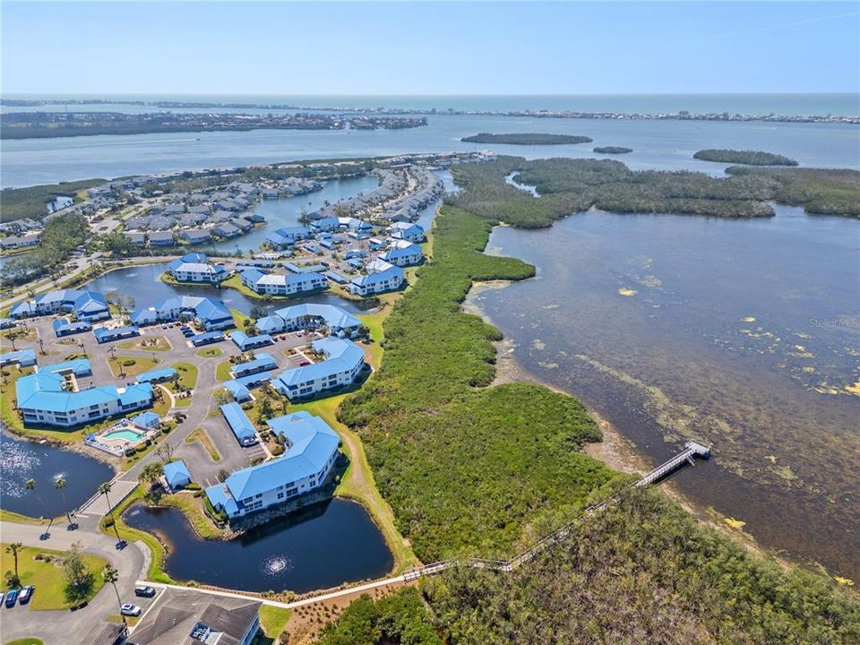 For Sale: $315,000 (2 beds, 2 baths, 1096 Square Feet)