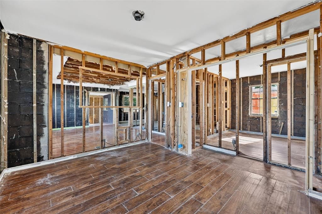 For Sale: $648,000 (4 beds, 2 baths, 1649 Square Feet)