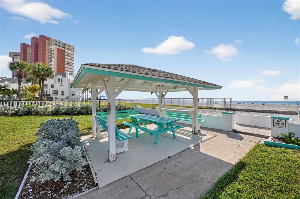 For Sale: $648,000 (4 beds, 2 baths, 1649 Square Feet)