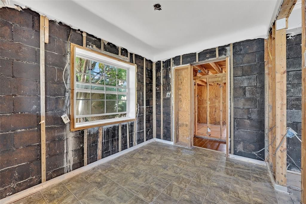 For Sale: $648,000 (4 beds, 2 baths, 1649 Square Feet)