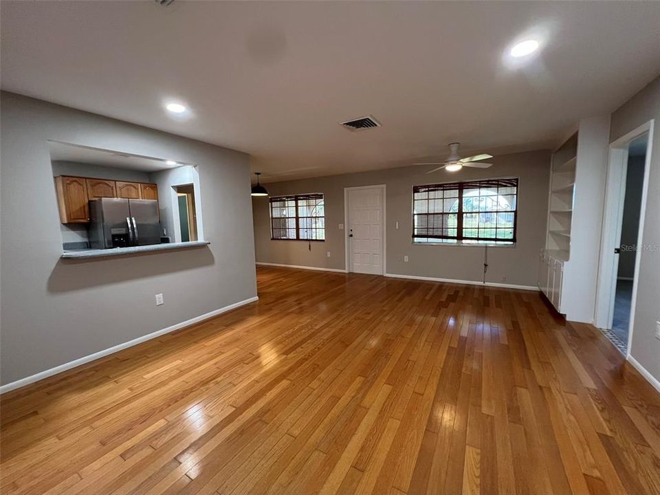 For Rent: $1,850 (2 beds, 2 baths, 1228 Square Feet)