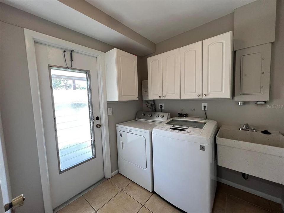 For Rent: $1,850 (2 beds, 2 baths, 1228 Square Feet)