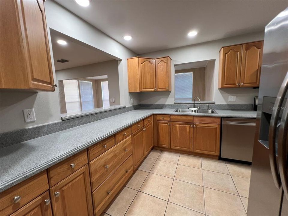 For Rent: $1,850 (2 beds, 2 baths, 1228 Square Feet)