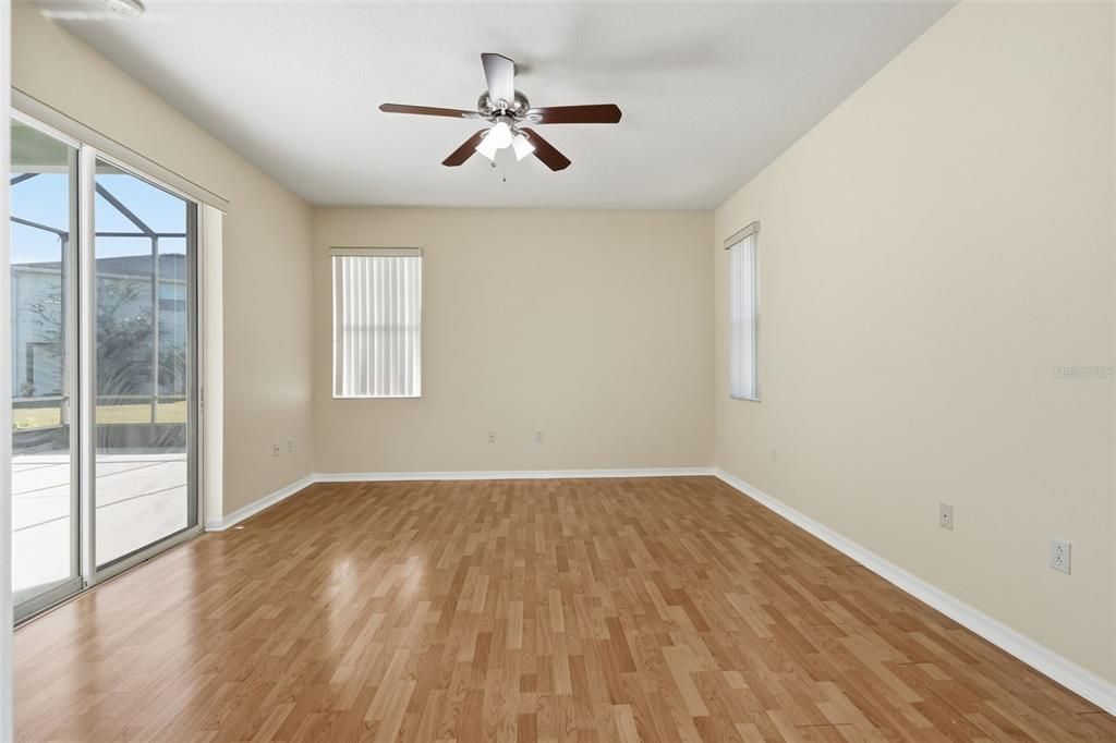 待售: $560,000 (4 贝兹, 3 浴室, 2476 平方英尺)