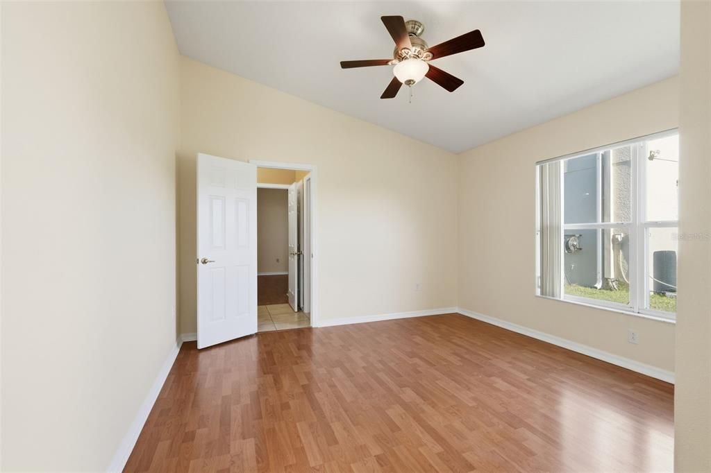 待售: $560,000 (4 贝兹, 3 浴室, 2476 平方英尺)